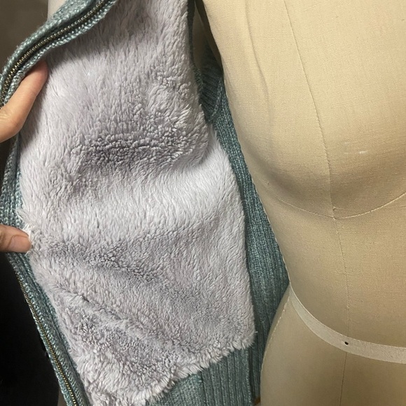 Aventura blue vest size small - Picture 6 of 7